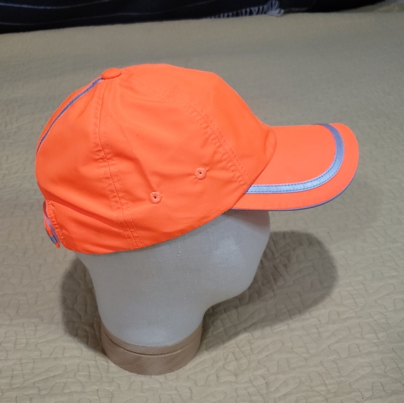 Port Authority Hi Vis strapback hat - Picture 5 of 7